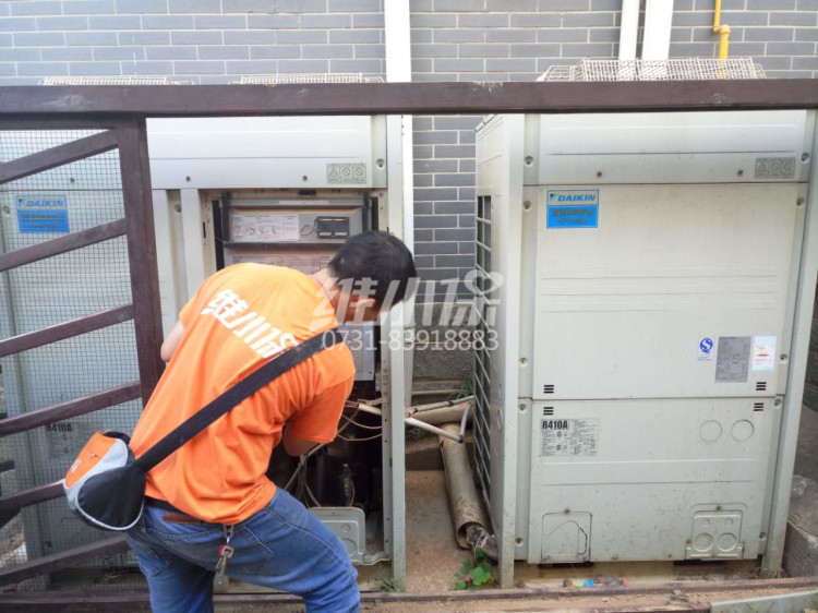大金多聯機維修6.jpg 大金多聯機維修6.jpg